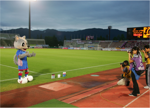 クラブマスコット「ヴァンくん」スタジアム初登場！(c)J LEAGUE