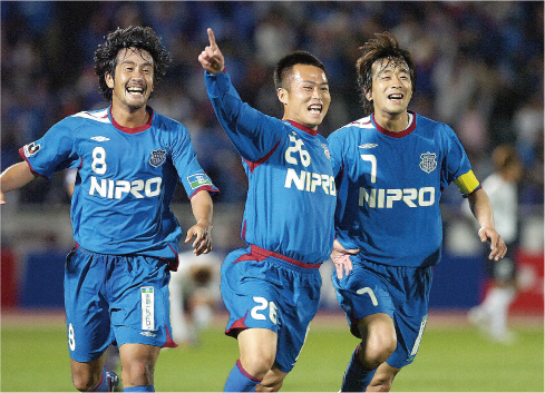 2005年加入。2年目のＪ1舞台で勝ち越し点を挙げる保坂一成。2009年岡山に移籍後2010年に復帰。2021年からは甲府アカデミーコーチとして育成に携わる