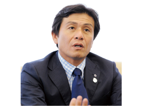 ゼネラルマネージャーに就任した佐久間悟(現・代表取締役社長)