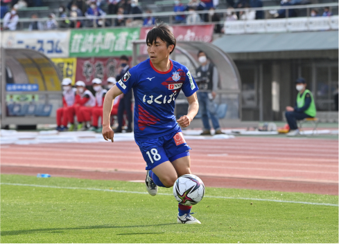 大卒選手が躍動、アクロバティックなプレーとぬるぬるドリブルで決定機を演出する鳥海芳樹。2024年には背番号10を背負い、現在も活躍中